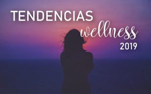 Mujer mirando el horizonte